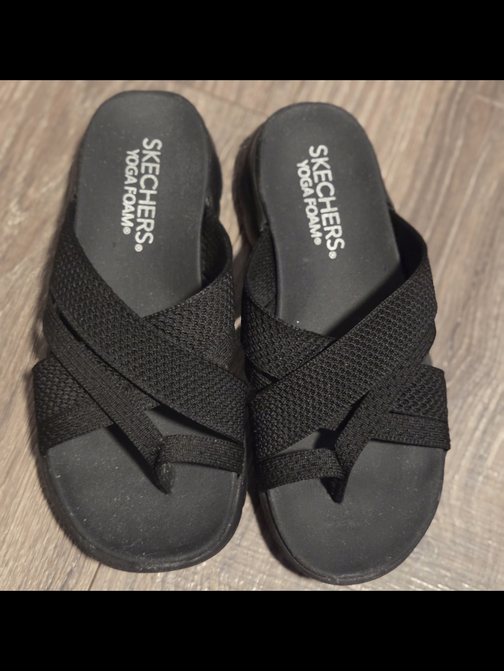 Skechers Black Cross-Size 6- Yoga Foam Sandals-BOX NOT INCLUDED - Picture 3 of 5